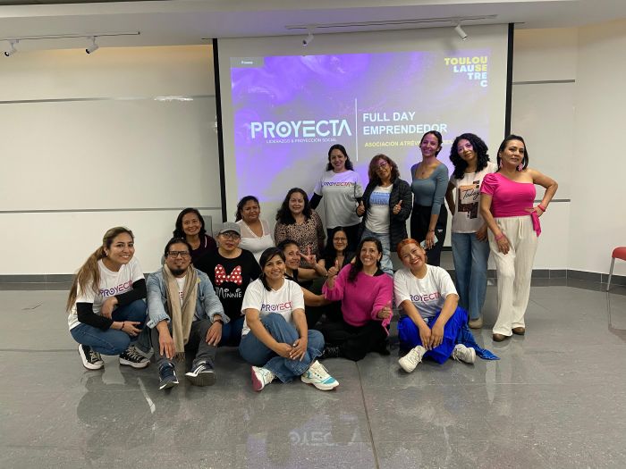 Mujeres de Éxito - Image 1