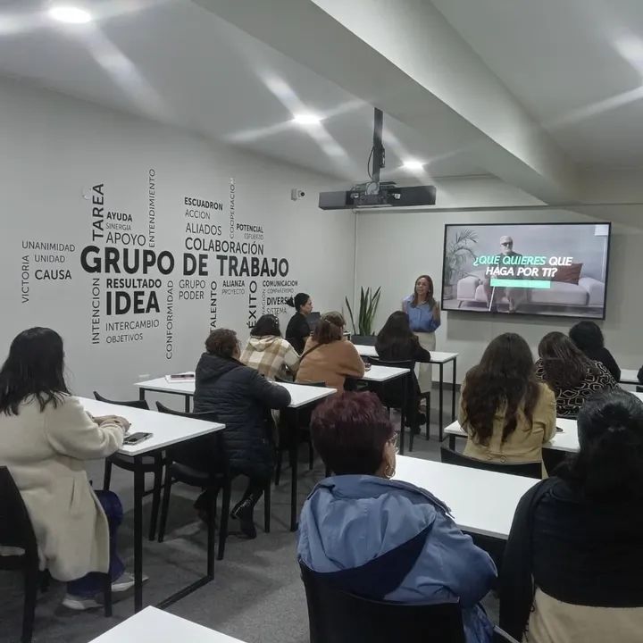 Mujeres de Éxito - Image 2